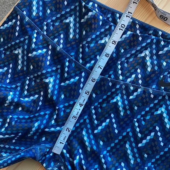 Nike Power Legend Cube Print Training Capri Tight - Picture 10 of 13